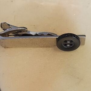 Vintage Hickok USA Silver Toned Tie Clip With Button Accent